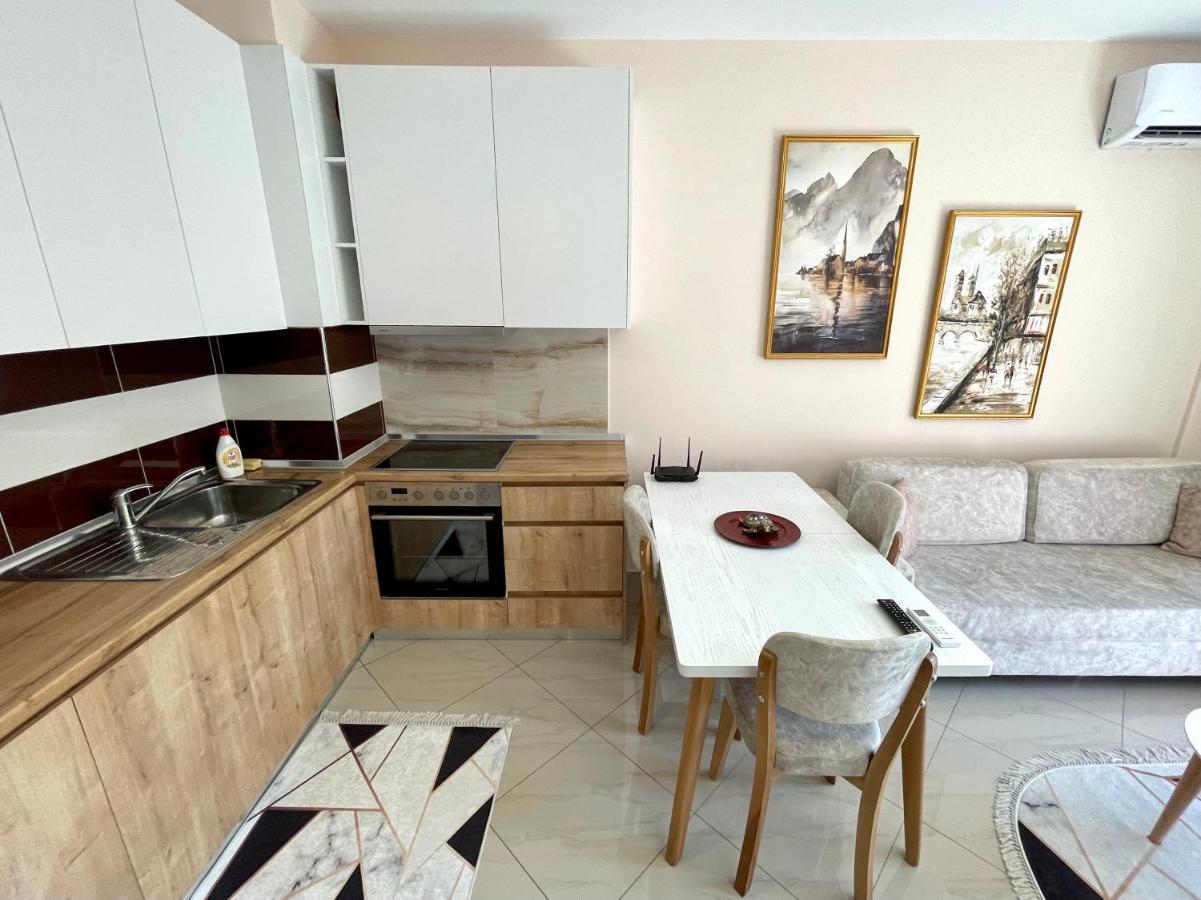 Modern & Cozy Apartment Тирана Экстерьер фото